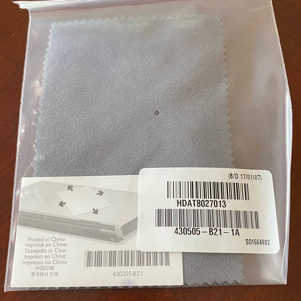 Hewlett Packard HP OEM Laptop Remote Control 496975-002 New NIP Sealed and Cloth